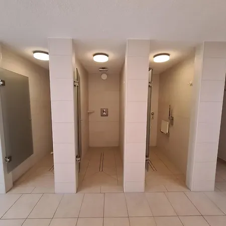 Terrassenhaus, 77 아파트